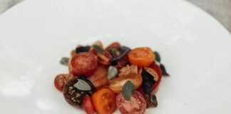 How To Remove Tomato Stains From White Clothes? How To Remove Tomato Stains From White Clothes?