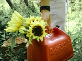 How To Get Gasoline Out Of Clothes? How To Get Gasoline Out Of Clothes?