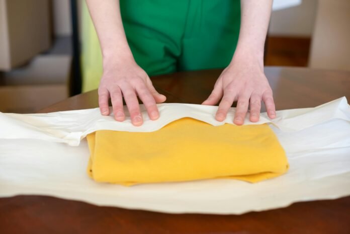 How To Wrap Clothes?