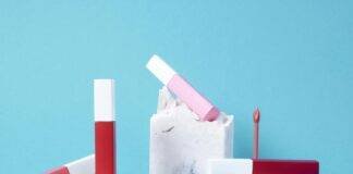 How To Get Lipgloss Out Of Clothes? How To Get Lipgloss Out Of Clothes?