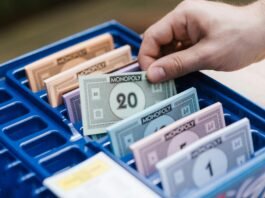 How Much Money Do You Get In The Beginning Of Monopoly